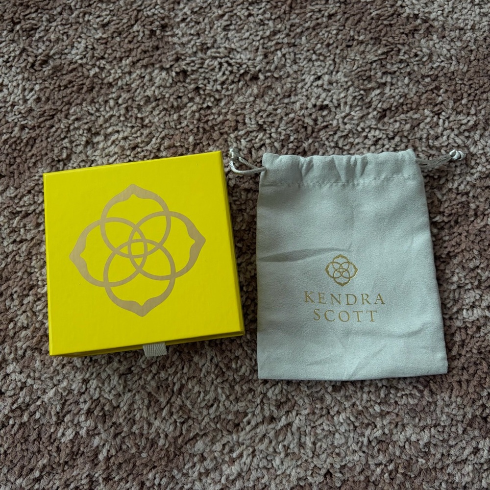 Kendra Scott Gift Box with Drawstring Bag